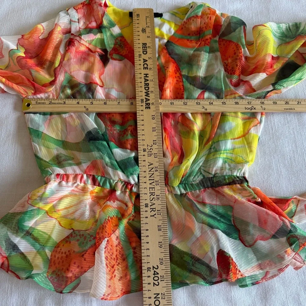 White House Black Market Chiffon Lurex Blouse Womens MP Peplum Jungle Flower - Picture 3 of 10